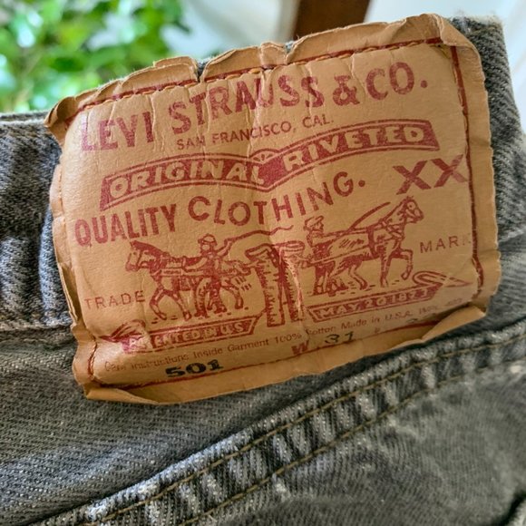 Grey Levi's high-waisted jeans - Picture 2 of 5